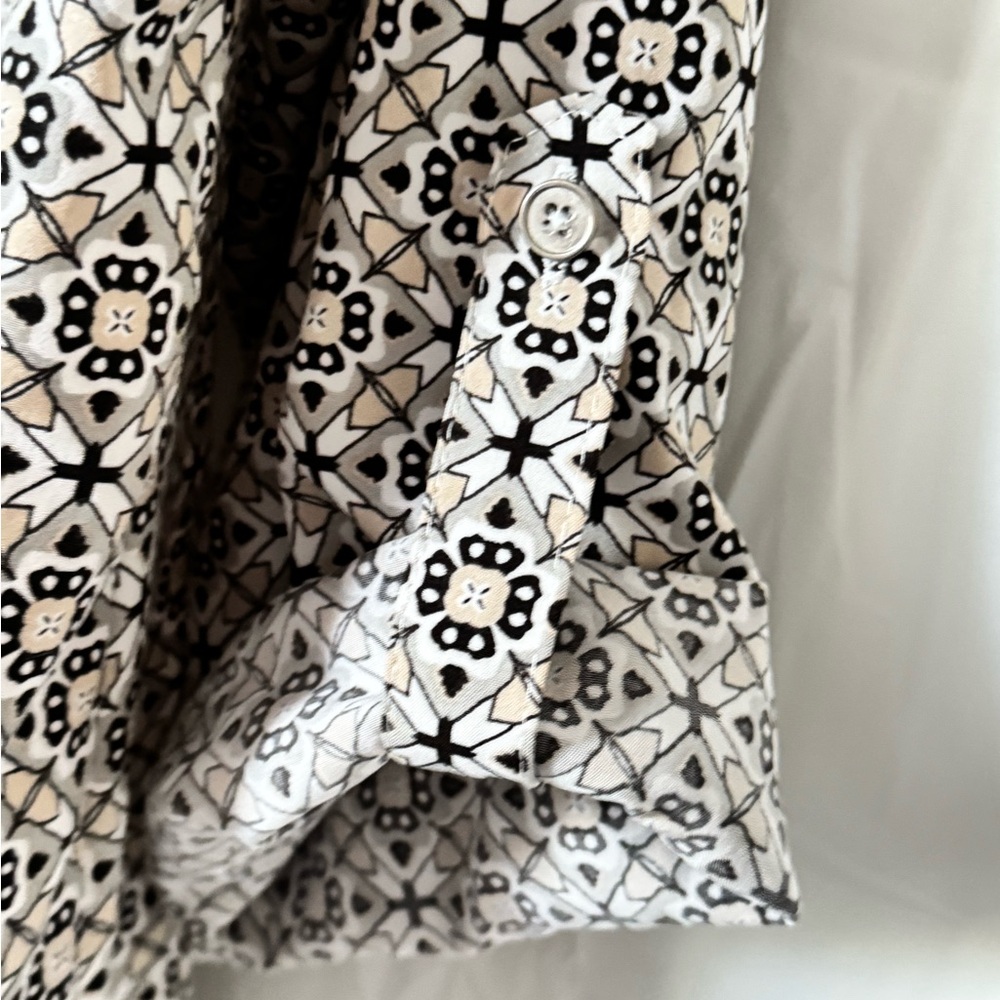 Notations V-Neck Patterned Button-Up Women's Top - image 8